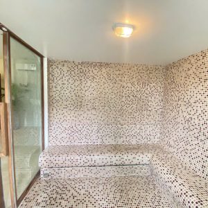 Phòng Xông Hơi Uớt Kích Thước 1m2 – 1m8: Giải Pháp Xông Hơi Cho 3–5 Người Tại Nhà (